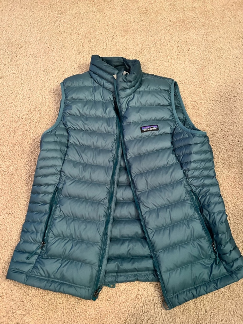 Patagonia Women's Teal Down Sweater Vest medium